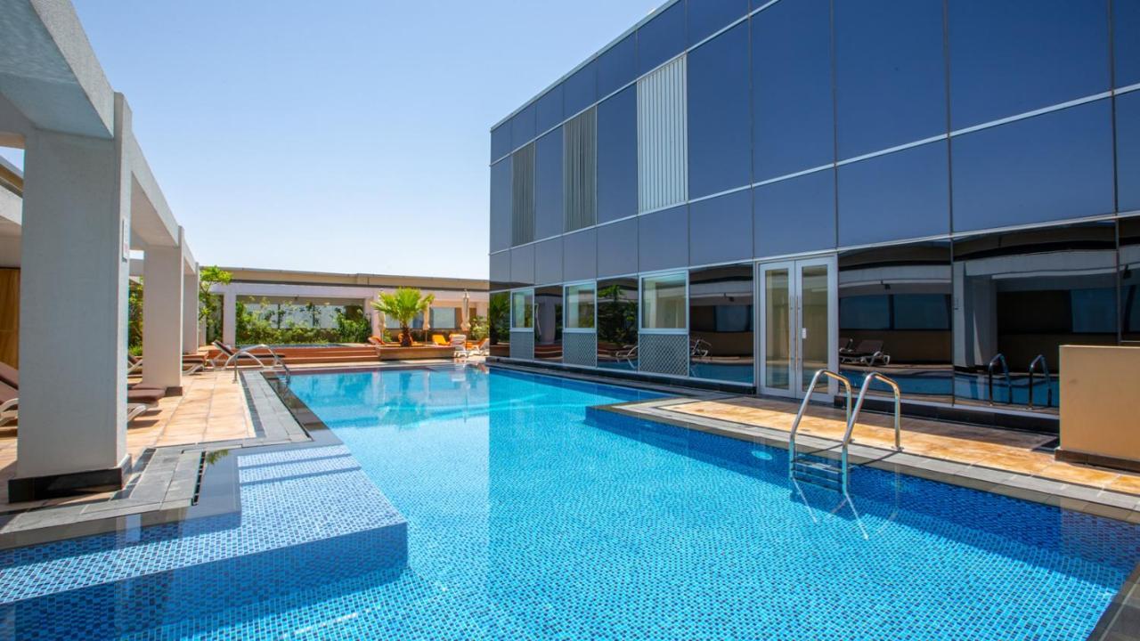 Unbeatable Rate Stylish 1Br With Balcony Near Metro By Deluxe Holiday Homes Ντουμπάι Εξωτερικό φωτογραφία